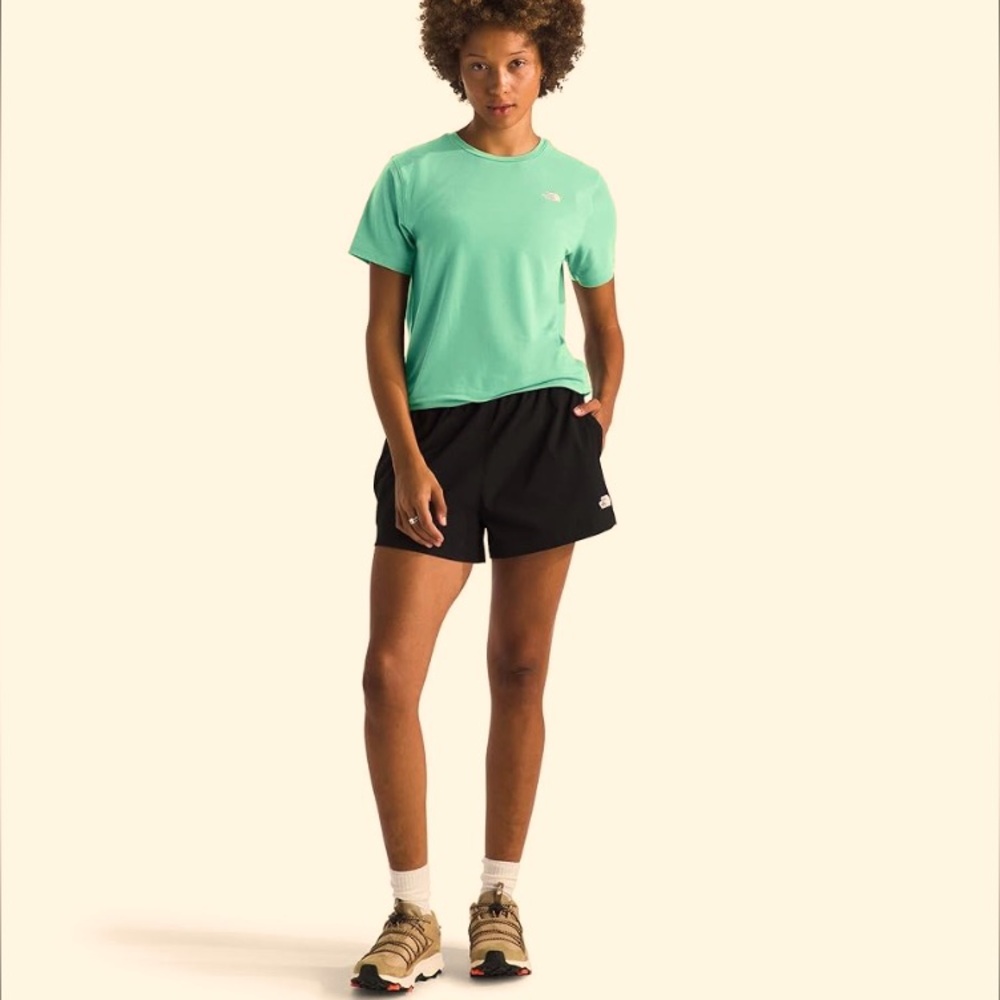 🏔️ The North Face • Women's Reaxion Amp II V-Neck Tee